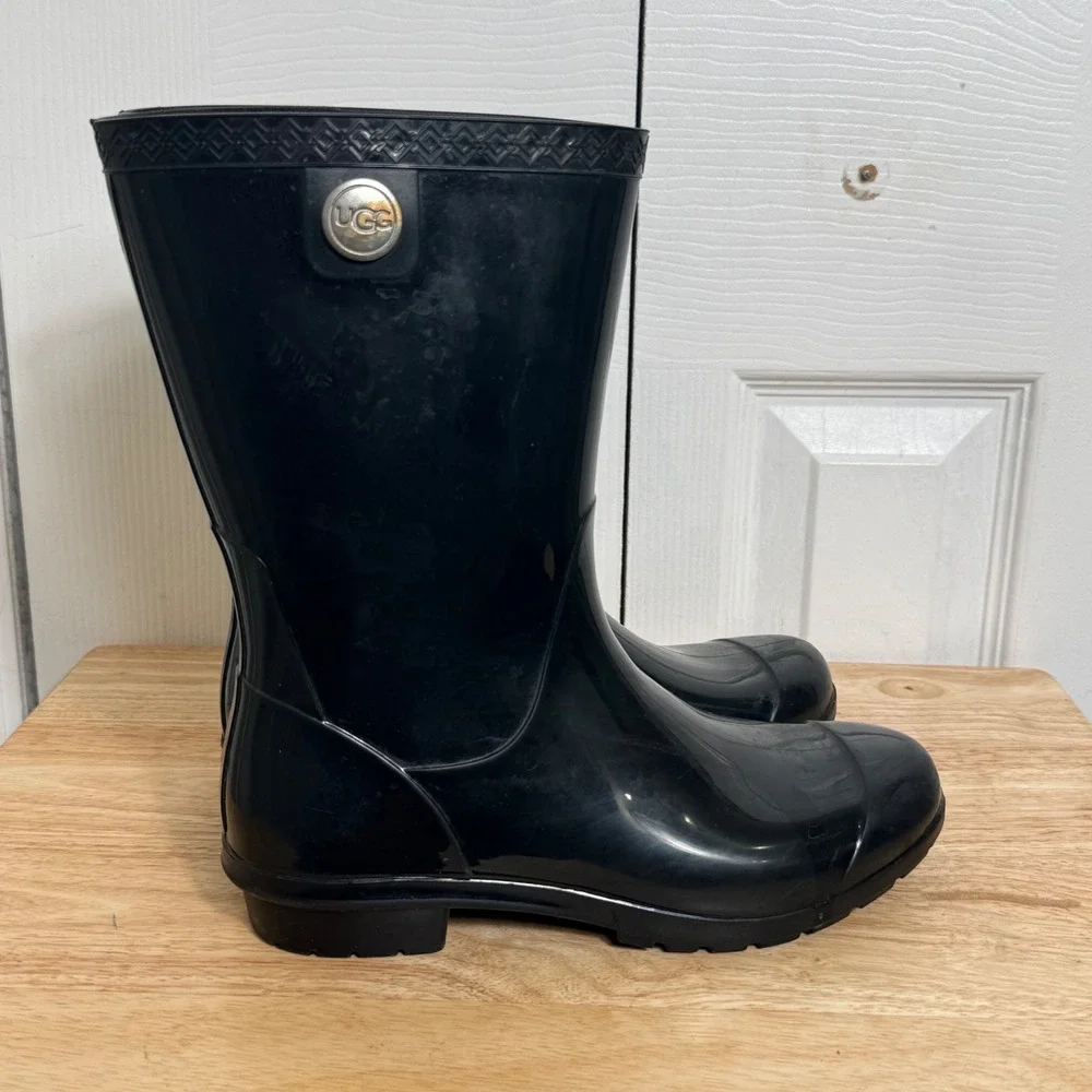 UGG embrace rainy